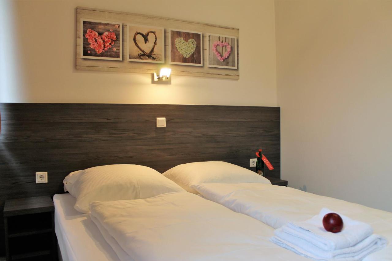 Pionier Hotel Hamburg Wandsbek Bagian luar foto